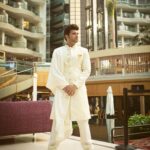 Karan Kundrra Instagram - His simplicity makes him drool-worthy @kkundrra on the Man Cover of @weddingvows.in wearing @laromaniofficial WV CEO: @itsme_daksh Interview by: @farvi_wadhwa Stylist: @sshorewala Photographer: @thebhupeshkalal Hair Stylist: @elvisvaaz Make Up: @makeupbymangesh Location: @hotel_saharastar Styling Assistant : @styledbyakriti @dhwaniivithalani_22 Team WV: @farvi_wadhwa Artist Reputation Management: @media.raindrop #weddingvowsmagazine #karankundrra #mancover