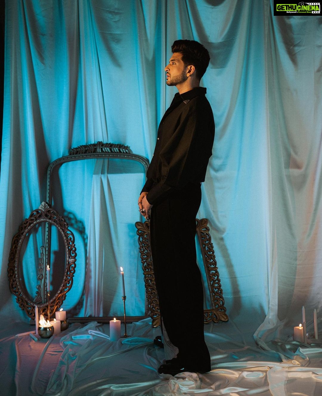 Karan Kundrra Instagram - Unrestrained. Like the God of Poseidon. Today, came out to play. Concept: @appu.rentlyblunt @tgbtroop Shot by: @that.nikhil @dotstudiosmumbai Styled by: @shreeum #StyledByTGB Style team : @anushakala Rings: @nenikaar @amamajewels Shoes: @jeetinder_sandhu Shirt: @siddhantagrawallabel (reworked) Pants: @dromodaa (reworked) Necklace: @hars_bijoux