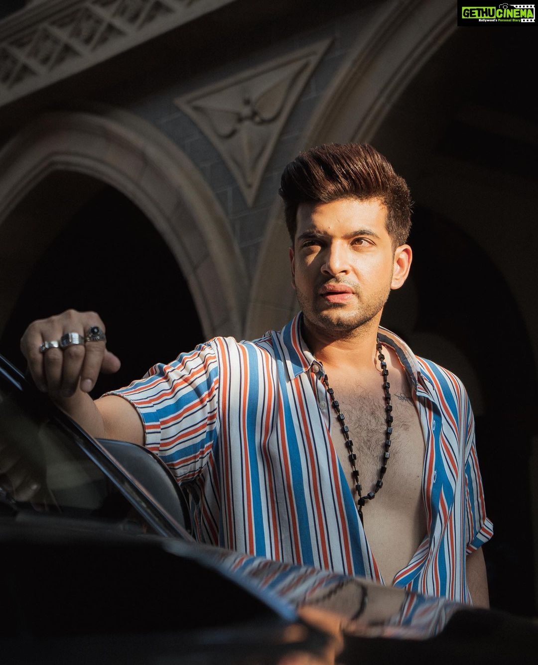 Karan Kundrra Instagram - Dil de naal jigarraa vi rakhdaa.. Tahin yaraan de naal dushman vi rakhdaa.. Pitth pichey taan saare nafrat felaandey.. Mein tere mooh tey tera sach dassda..! #HarMaidanFateh