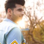 Karan Kundrra Instagram - blue n yellow ✌🏼 Film City