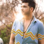 Karan Kundrra Instagram - blue n yellow ✌🏼 Film City