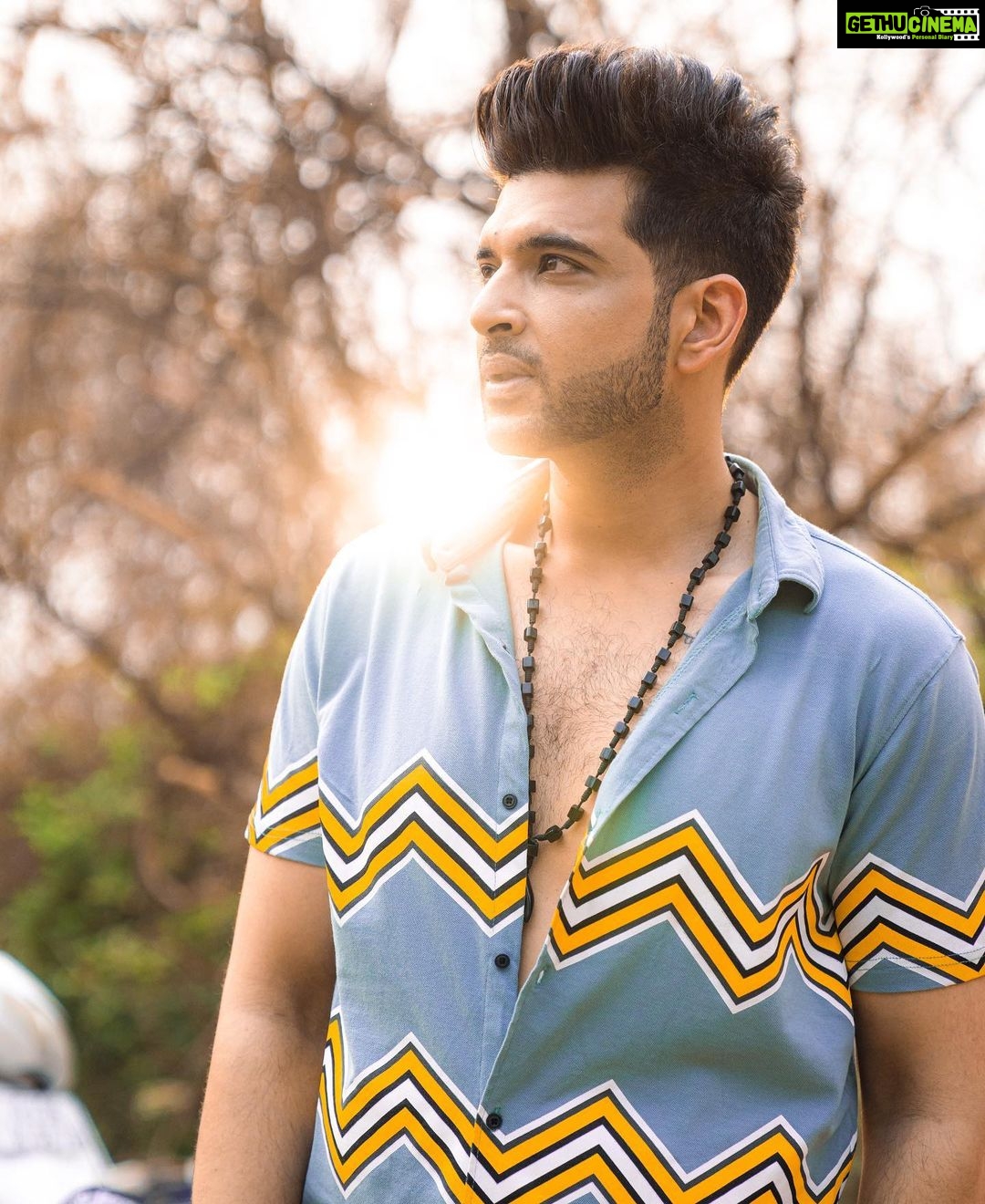 Karan Kundrra Instagram - blue n yellow ✌🏼 Film City