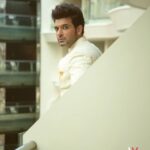 Karan Kundrra Instagram - His simplicity makes him drool-worthy @kkundrra on the Man Cover of @weddingvows.in wearing @laromaniofficial WV CEO: @itsme_daksh Interview by: @farvi_wadhwa Stylist: @sshorewala Photographer: @thebhupeshkalal Hair Stylist: @elvisvaaz Make Up: @makeupbymangesh Location: @hotel_saharastar Styling Assistant : @styledbyakriti @dhwaniivithalani_22 Team WV: @farvi_wadhwa Artist Reputation Management: @media.raindrop #weddingvowsmagazine #karankundrra #mancover