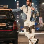 Karan Kundrra Instagram - waqt ki khaasiyat yahi hai.. sabka aata hai.. kal tumhara tha.. aaj mera hai..! #HarMaidanFateh Styled by: @dollaypop Asst: @deepanshigoell @singlasahab04 @_trisha.nair_ Jacket - @farakwear Pants - @siddhantagrawallabel @nidhimihirpr