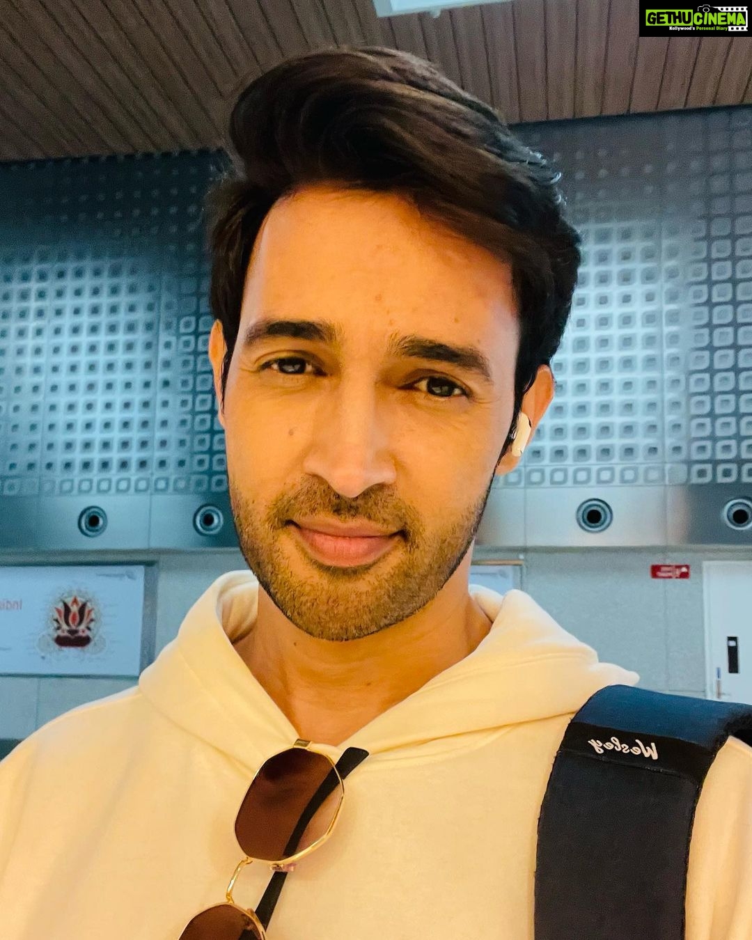 Karan Sharma Instagram - Student look selfie .. how’s it guys … #lookoftheday #karansharma #