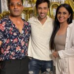 Karan Sharma Instagram - Now few pictures with my real life family n friends 😬🥰. .you guys are my strength in mumbai city . May GOD Bless you all . May you achieve all your dreams … Love you guys 🤗❤️😘!! . Ps :- sorry agar kisi ki pic post main nahin hai to.. as only 10 pics are allowed by Instagram 😬😄 . #karansharma #birthday #love #blessings