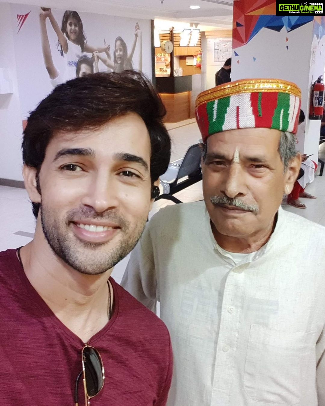 Karan Sharma Instagram - HAPPY BIRTHDAY PITAJI 😍🤗❤️😘… You inspire me every day .. May GOD Bless you with long , Happy and healthy life 🙏🥰!!! #happybirthdaypapa #love #blessings #karansharma #fatherson