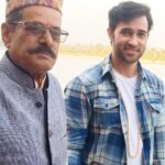 Karan Sharma Instagram - HAPPY BIRTHDAY PITAJI 😍🤗❤️😘… You inspire me every day .. May GOD Bless you with long , Happy and healthy life 🙏🥰!!! #happybirthdaypapa #love #blessings #karansharma #fatherson