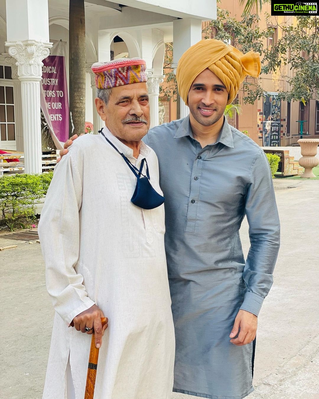 Karan Sharma Instagram - HAPPY BIRTHDAY PITAJI 😍🤗❤️😘… You inspire me every day .. May GOD Bless you with long , Happy and healthy life 🙏🥰!!! #happybirthdaypapa #love #blessings #karansharma #fatherson