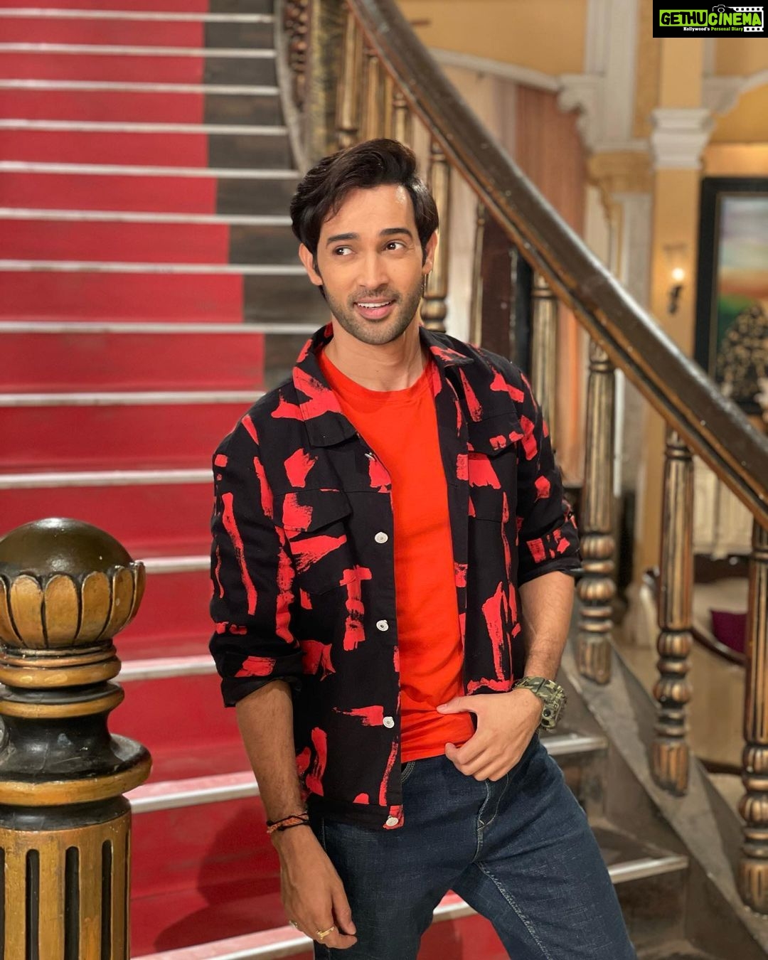 Karan Sharma Instagram - An evening is the PAUSE button that gives you a breather before you jump from one part of the day to another ☺️ ! #goodevening Pc :- @tanyasharma27 . . #eveningvibes #karansharma #saauralsimarka2