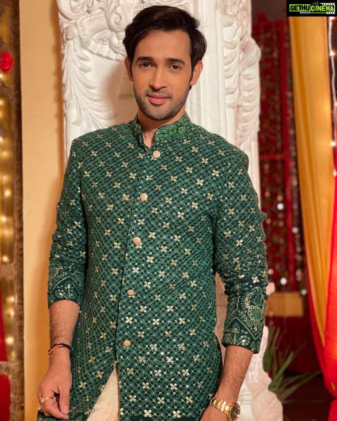 Karan Sharma Instagram - Good evening insta family 🥰 . . . #karansharma #sasuralsimarka2 #goodevening #instafamily #mensfashion