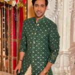 Karan Sharma Instagram - Good evening insta family 🥰 . . . #karansharma #sasuralsimarka2 #goodevening #instafamily #mensfashion