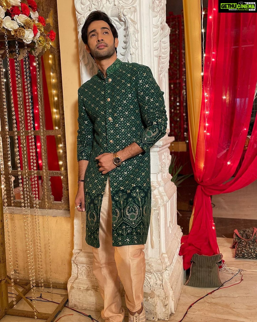 Karan Sharma Instagram - Good evening insta family 🥰 . . . #karansharma #sasuralsimarka2 #goodevening #instafamily #mensfashion