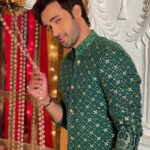 Karan Sharma Instagram - Good evening insta family 🥰 . . . #karansharma #sasuralsimarka2 #goodevening #instafamily #mensfashion