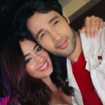 Karan Sharma Instagram - What a wonderful night it was .. I had a great time @surabhi.samriddhi ☺️.. once again Wishing your mother @sumati.mehra a long and healthy life 🤗🥰 you both arranged a superb surprise Party for her ! Keep Rocking 🤘!