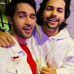 Karan Sharma Instagram - What a wonderful night it was .. I had a great time @surabhi.samriddhi ☺️.. once again Wishing your mother @sumati.mehra a long and healthy life 🤗🥰 you both arranged a superb surprise Party for her ! Keep Rocking 🤘!