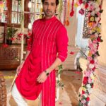 Karan Sharma Instagram - May this MAKAR SANKRANTI enlighten your life with the warmth of glory, and happiness. 🤗❤️! . . #happymakarsankranti #karansharma #sasuralsimarka2 #blessings