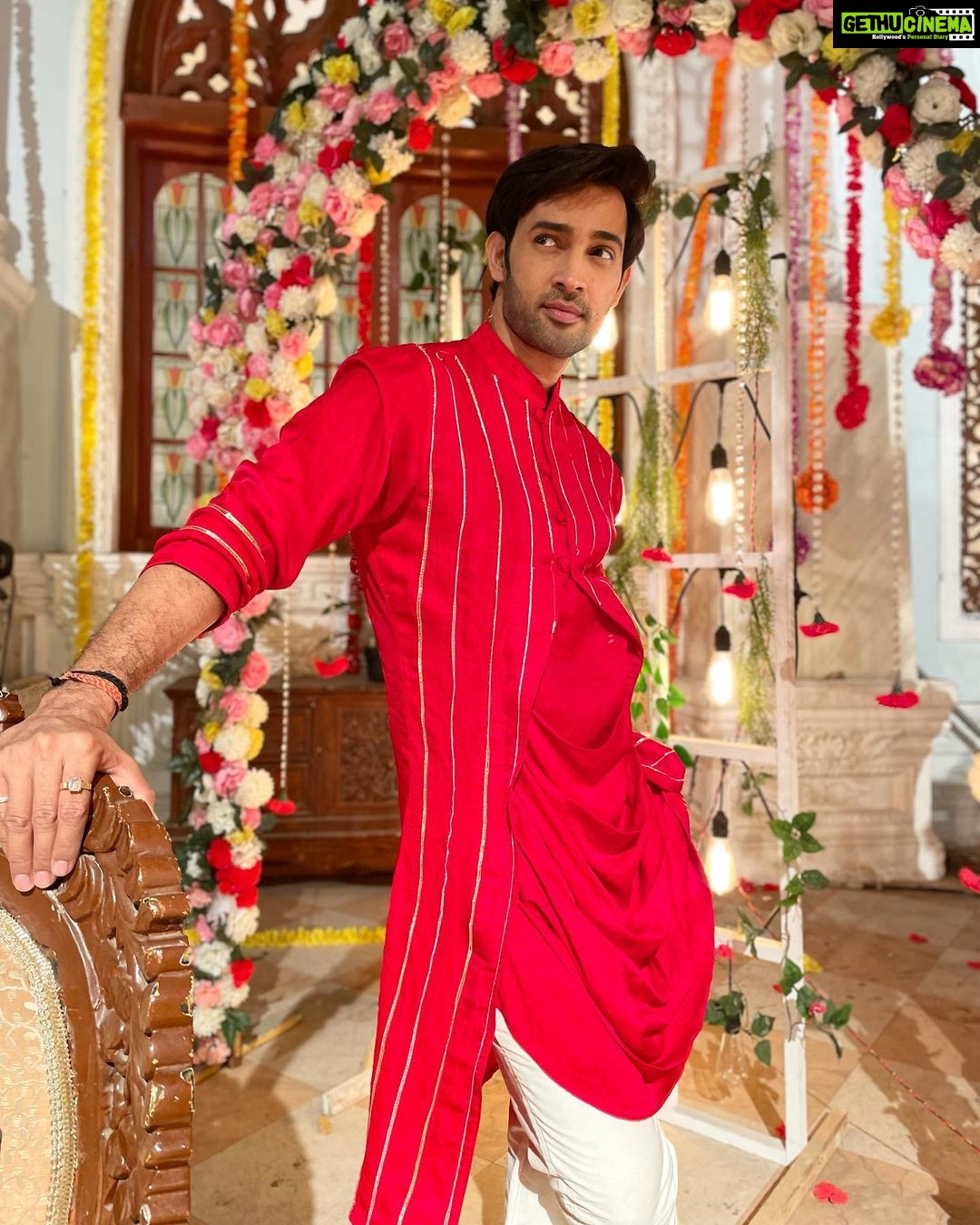 Karan Sharma Instagram - May this MAKAR SANKRANTI enlighten your life with the warmth of glory, and happiness. 🤗❤️! . . #happymakarsankranti #karansharma #sasuralsimarka2 #blessings