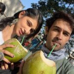 Karan Sharma Instagram - When on new year’s 1St day you plan to surprise Bappa by visiting Siddhivinayak temple.. But you find whole mumbai is here to surprise him 😬😂… and you come back home by visiting his temple from outside only 🙏🥰! . #ganpatibappamorya #sidhivinayak #blessings #karansharma