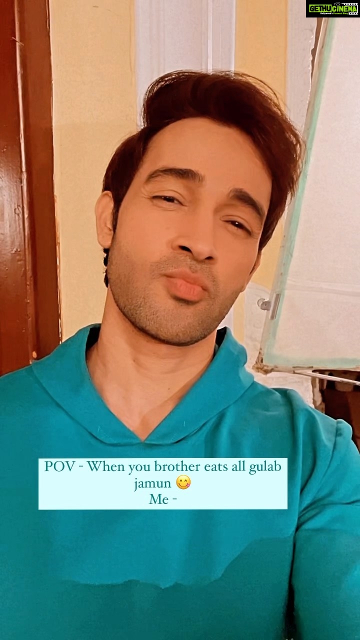 Karan Sharma Instagram - You very chalak bro 🤓😉 #abdurozik #bigboss #colorstv #fun #karansharma