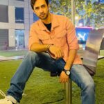 Karan Sharma Instagram - Think about other’s good and GOD will take care of yours well being 🥰 .. #karansharma #thoughts #goodevening