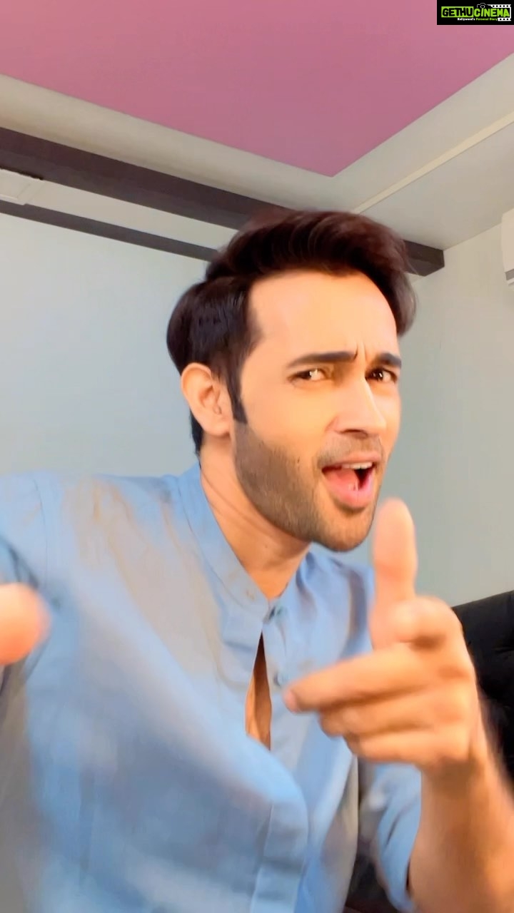 Karan Sharma Instagram - Hai apna Dil ♥️ to awara najane kis pe ayega ! . . #karansharma #reels #sanam #oldsongs