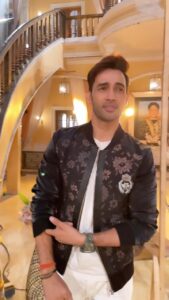 Karan Sharma Instagram - Inka to andaz hi kuch nirala hai 😎 … mere guru ji ne kaha tha bahut jald tera wakt badalne wala hai 😍? . . #karansharma #vivaan #sasuralsimarka2 #reels #instalove