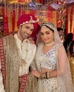 Karan Sharma Instagram - Ye Ladki hai allah 😀🥰 @tanyasharma27 #reevaan .
.
.
.
#tanyasharma #karansharma #sasuralsimarka2 #couplegoals