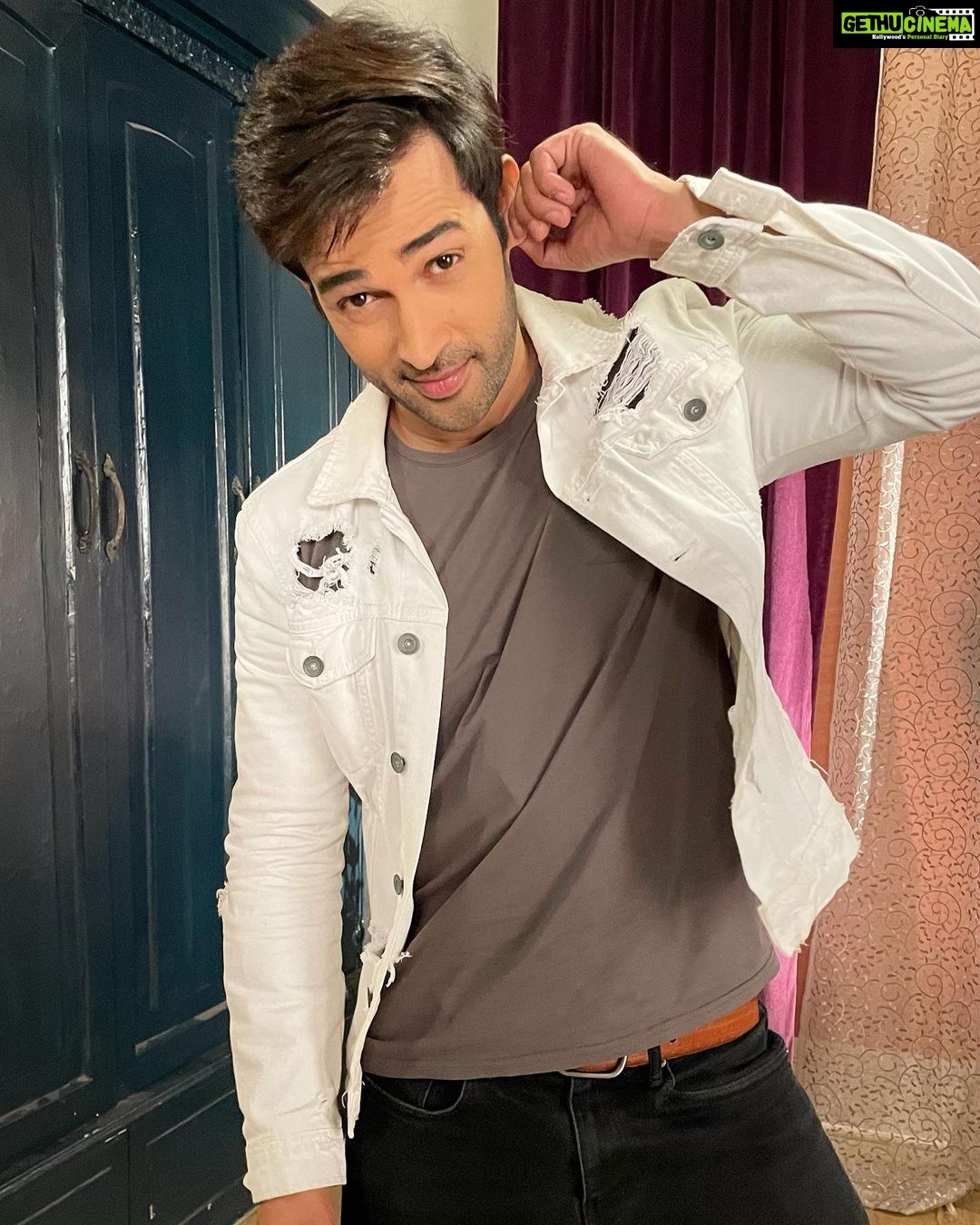 Karan Sharma Instagram - A person who feels appreciated will always do more than is expected! . . . #karansharma #sasuralsimarka2 #vivaan