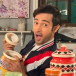 Karan Sharma Instagram - Achar ke fans kitne hai mere insta pe … comment karo .. our agar koi banata hai to send bhi karsakta hai 🤓😉 . . . . #achar #yammy #karansharma #vivaan #sasuralsimarka2