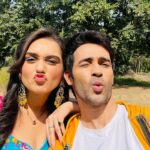 Karan Sharma Instagram - Outdoor shoot ka maza hi kuch our hai 😎 @tanyasharma27 … #sasuralsimarka2 #reevaan #vivaan #reema