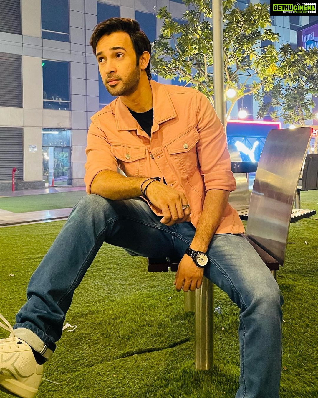 Karan Sharma Instagram - Think about other’s good and GOD will take care of yours well being 🥰 .. #karansharma #thoughts #goodevening