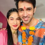 Karan Sharma Instagram - Happy Bhaidooj to all sisters and brothers 🥰🤗🎉 . . . . . . #happybhaidooj #karansharma #shivani #indianfestival