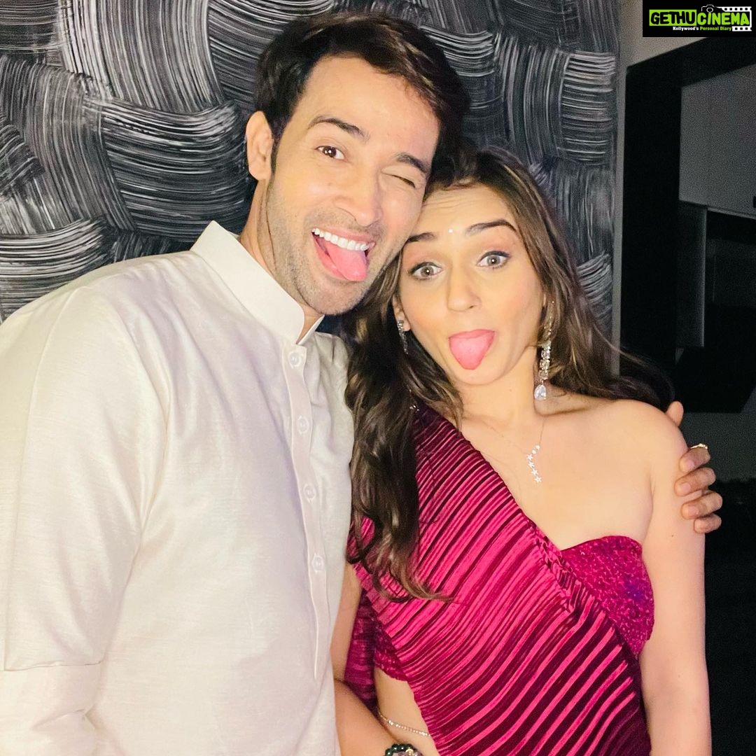 Karan Sharma Instagram - Diwali Celebrations with my besties 🎉🪔🥰🤗 #diwali #diwalivibes #festivevibes #karansharma