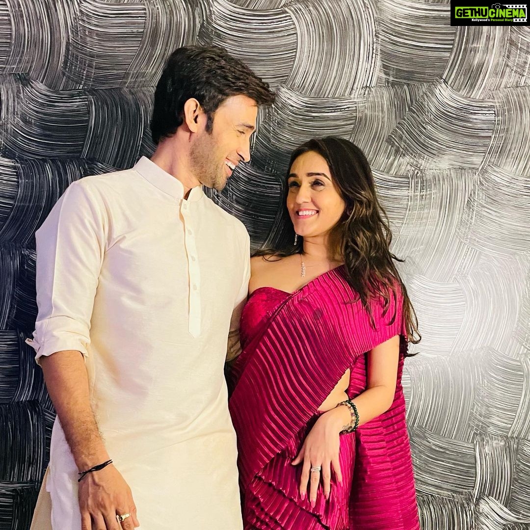 Karan Sharma Instagram - Diwali Celebrations with my besties 🎉🪔🥰🤗 #diwali #diwalivibes #festivevibes #karansharma