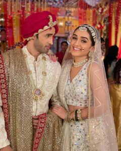 Karan Sharma Instagram - Ye Ladki hai allah 😀🥰 @tanyasharma27 #reevaan .
.
.
.
#tanyasharma #karansharma #sasuralsimarka2 #couplegoals