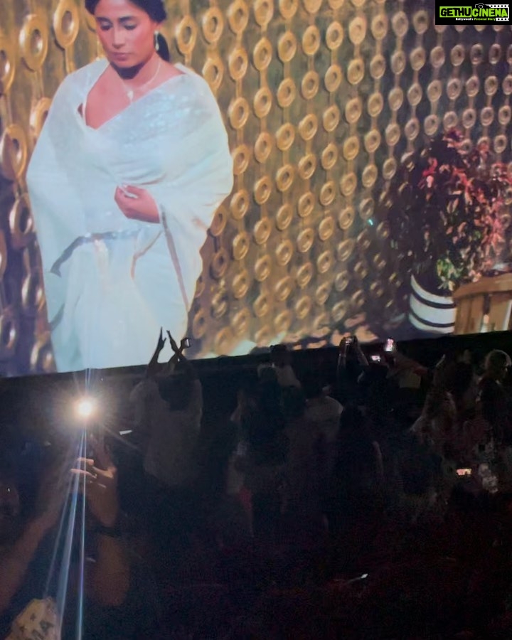 Karan Sharma Instagram - What an awesome evening it was to watch 1982 film Namak Halaal on BIG SCREEN 🥹😍… LOVE YOU @amitabhbachchan SIR … you are incredible ! #happybirthday #amitabhbachchan #karansharma