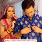 Karan Sharma Instagram - Ye apke sath bhi ho sakta hai 🧐… When you mix spirituality and family 😬😂 @tanyasharma27 . #fun #reels #instagram #sprituality #family #sasuralsimarka2 #karansharma #tanyasharma #reevaan