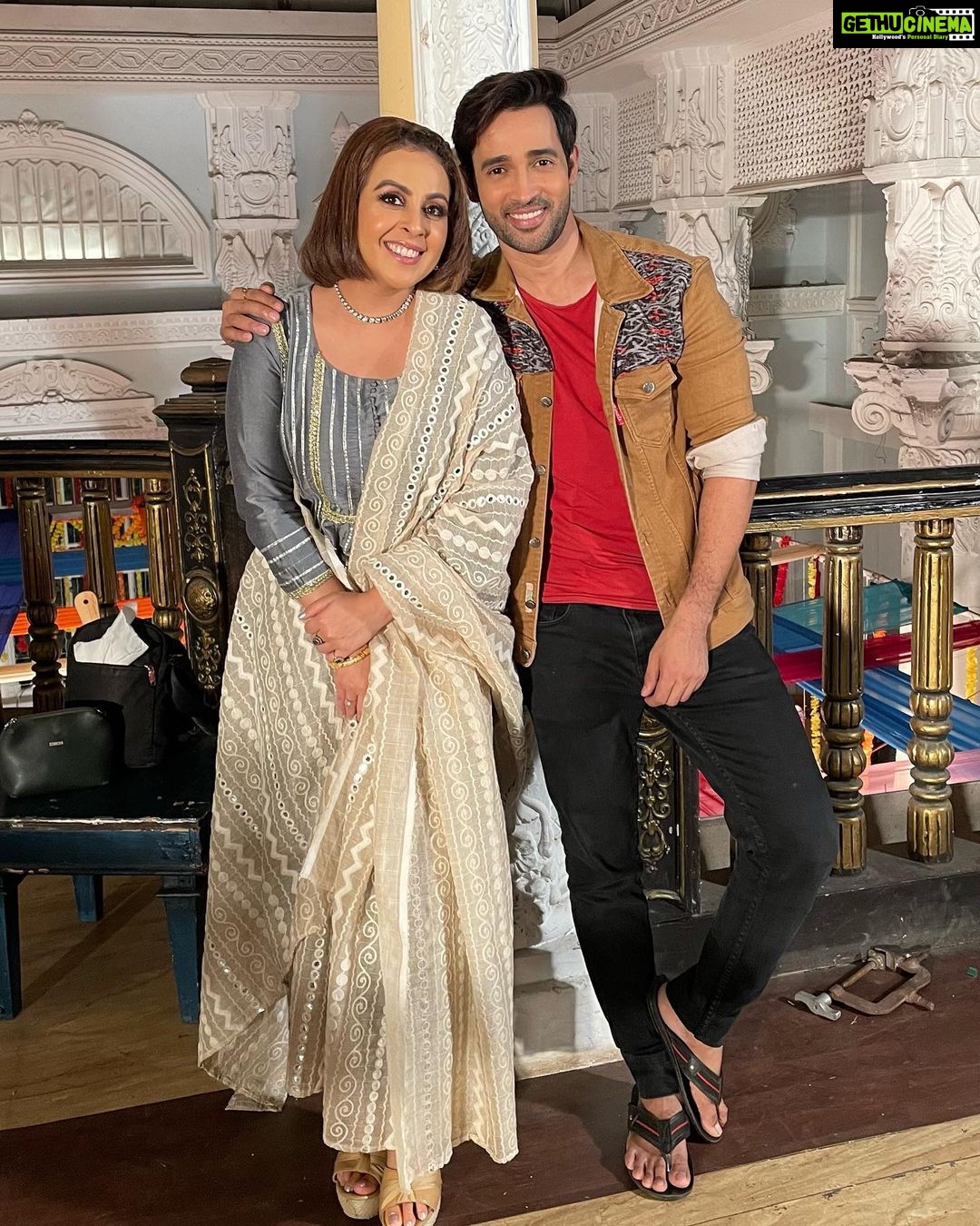Karan Sharma Instagram - - Mother is Like a friend ! So here is my friend cum mother on screen @vibha_bhagat .. 🤗❤️ . #karansharma #vibhabhagat #sasuralsimarka2