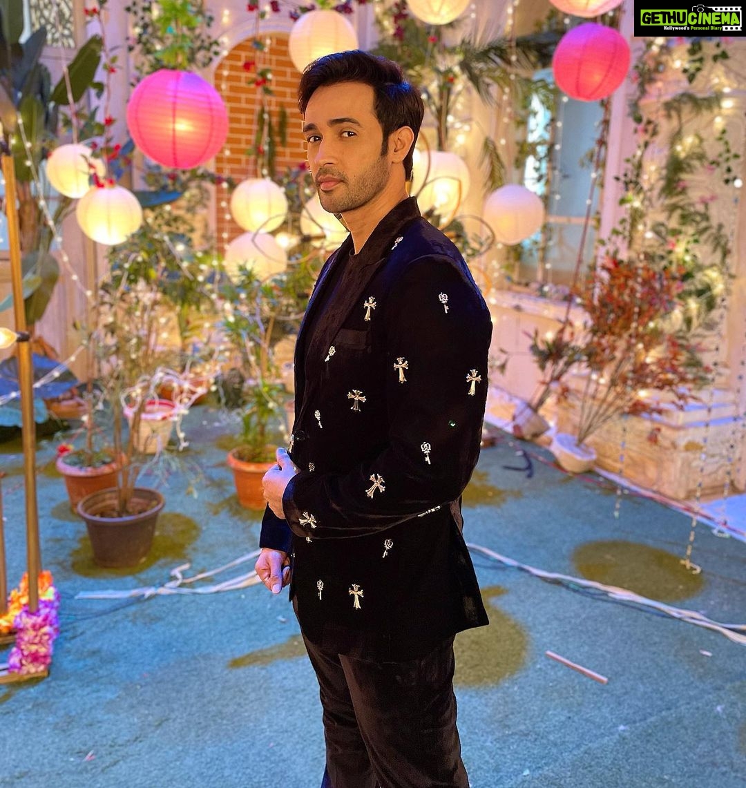 Karan Sharma Instagram - Handsomeness is over rated .. A person should be kind and gentle - Karan sharma #karansharma #thoughts Mumbai, Maharashtra