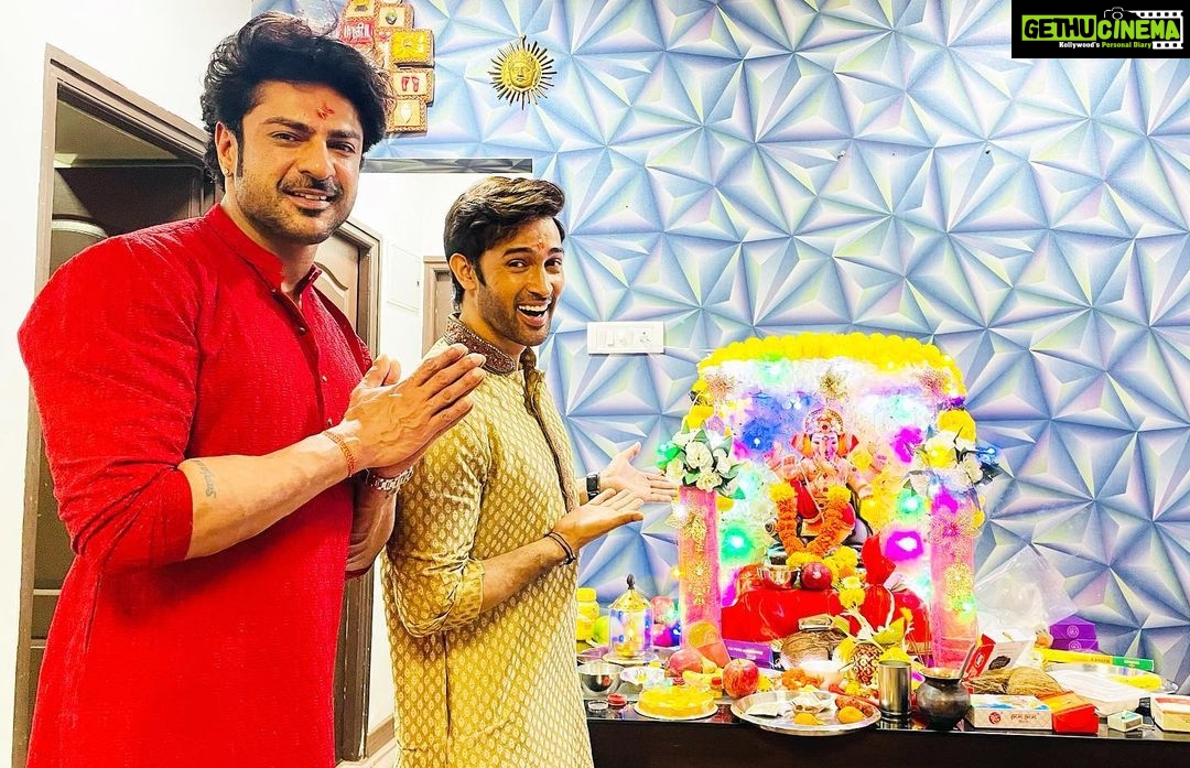 Karan Sharma Instagram - Bappa ese hi Kripa banaye rake @kapooraashish . May you achieve all your goals in life ! Ganpati Bappa Moriya 🥰🙏!