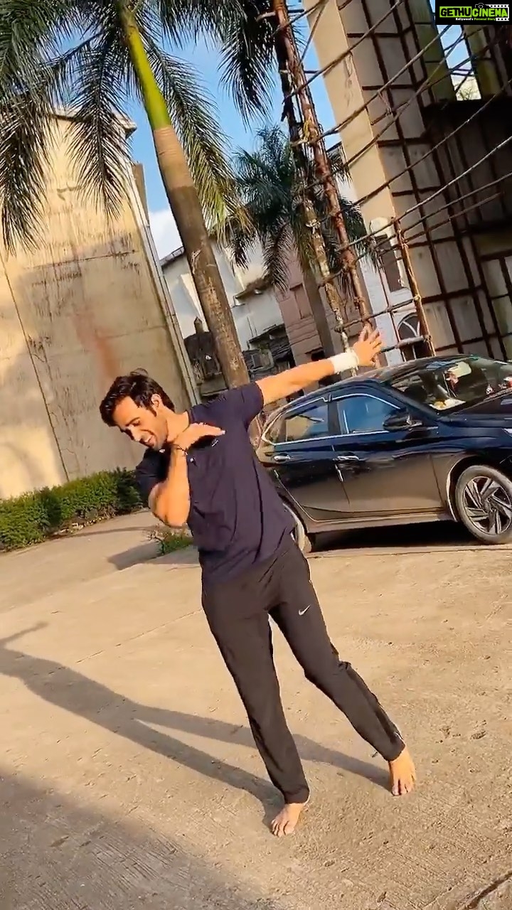Karan Sharma Instagram - Bahara bahara huwa dil pehli bar ❤️❤️ #bahara #reels #trendingreels #karansharma #sasuralsimarka2