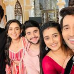 Karan Sharma Instagram - Happy Friendship day to all from team #sasuralsimarka2 🤗🥰@tanyasharma27 @avinashmukherjee_ @radhikamuthukumar_official @rakshit_wahi_official … And keep watching us only on @colorstv ☺️! Mumbai, Maharashtra