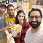Karan Sharma Instagram - Finally got time to watch this beautiful film #middleclasslove . Superb performances by all actors , specially by our @eishasingh 👌😍 . #movietime #middleclasslove .