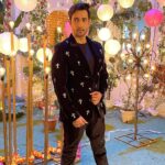 Karan Sharma Instagram - Handsomeness is over rated .. A person should be kind and gentle - Karan sharma #karansharma #thoughts Mumbai, Maharashtra
