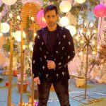 Karan Sharma Instagram - Handsomeness is over rated .. A person should be kind and gentle - Karan sharma #karansharma #thoughts Mumbai, Maharashtra