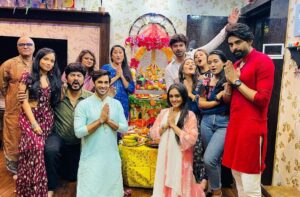Karan Sharma Instagram - - Had full energetic Bappa Darshan at your house @avinashmukherjee_ @devashishmukherjee_ May Bappa bless you and your family with lots of happiness and success 🙏🤗… . and with our team ssk2 it always comes out as most memorable time .. May Bappa Bless all of us 🙏😊@tanyasharma27 @jayatibhatia @radhikamuthukumar_official @kreetika10 @vibha_bhagat @sanctimonious_fanatic 😍🤗 ! . #ganeshchaturthi #festival #karansharma