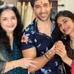 Karan Sharma Instagram - Happy Raksha Bandhan to all … I got 7 Rakshi’s today 😍😍 @shivanisemwal954 #sonu Di . Lots of love and best wishes to all my sisters ! Sushma Di ,Sumitra , Lalita , Rajani , Shivani and my Sonu Di 🤗🥰😘 … #sisterlove #rakshabandhan #karansharma