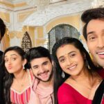 Karan Sharma Instagram - Happy Friendship day to all from team #sasuralsimarka2 🤗🥰@tanyasharma27 @avinashmukherjee_ @radhikamuthukumar_official @rakshit_wahi_official … And keep watching us only on @colorstv ☺️! Mumbai, Maharashtra