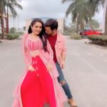 Karan Sharma Instagram - Baat to sach hai bhai sahab … Vivaan ki Reema ka Chehra chamkeela to hai 😬 ❤️ @tanyasharma27 #chamkeelachehra #karansharma #tanyasharma #badshah #sasuralsimarka2